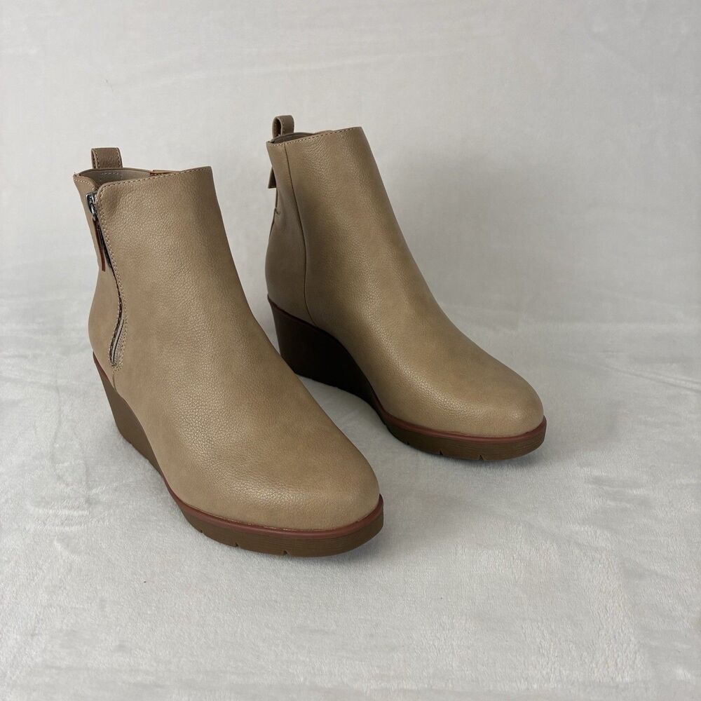NWT Jessica Carlyle Addison Wedge Ankle Boots Women’s Size 9 Tan Side Zip NEW